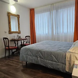 Victoria Royal Garden 3*, Como Italien